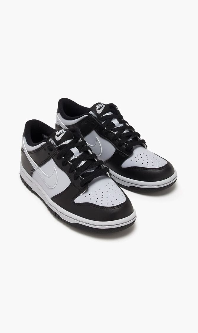Dunk Low Sneakers