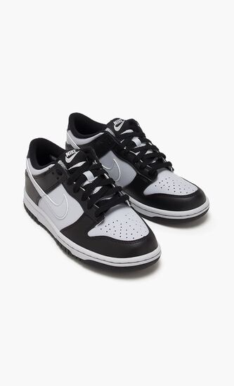 Dunk Low Sneakers