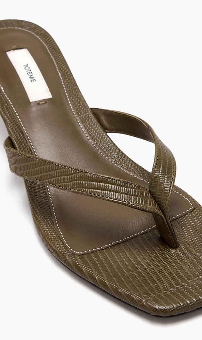 LIZARD EMBOSSED HEELED FLIP FLOPS
