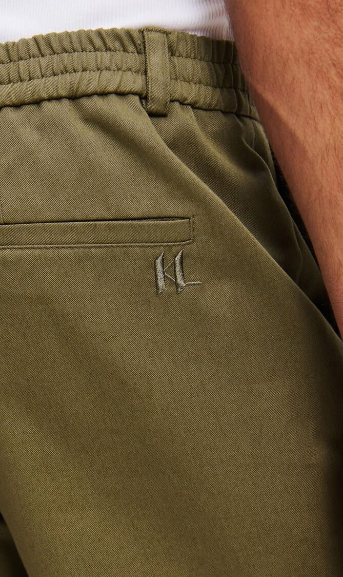 Embroidery Chino Shorts