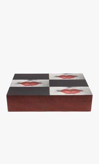 Wooden Box Kiss