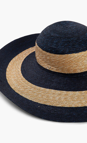 قبعة تشوبالا منسوجة بتصميم بعدة ألوان