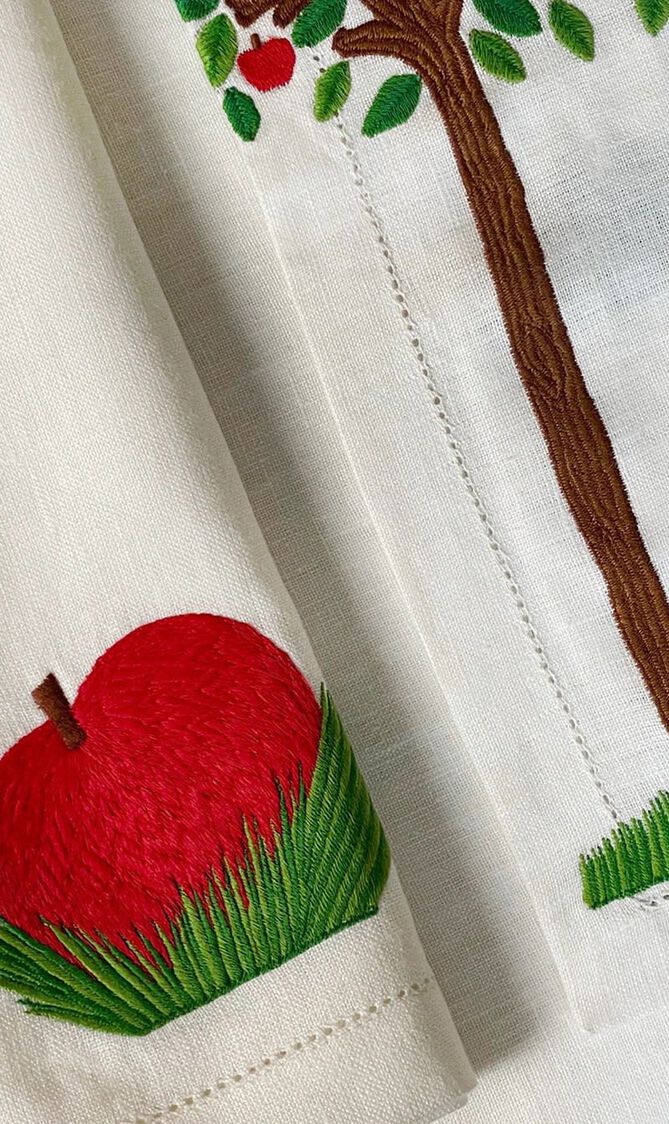 Apple Tree Placemat, White