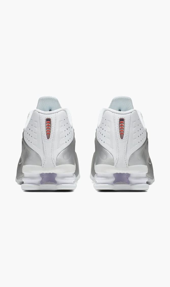 W NIKE SHOX R4
