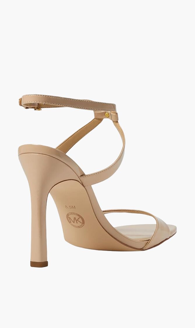 Antonia Sandal