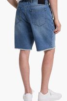FRAYED DENIM SHORT