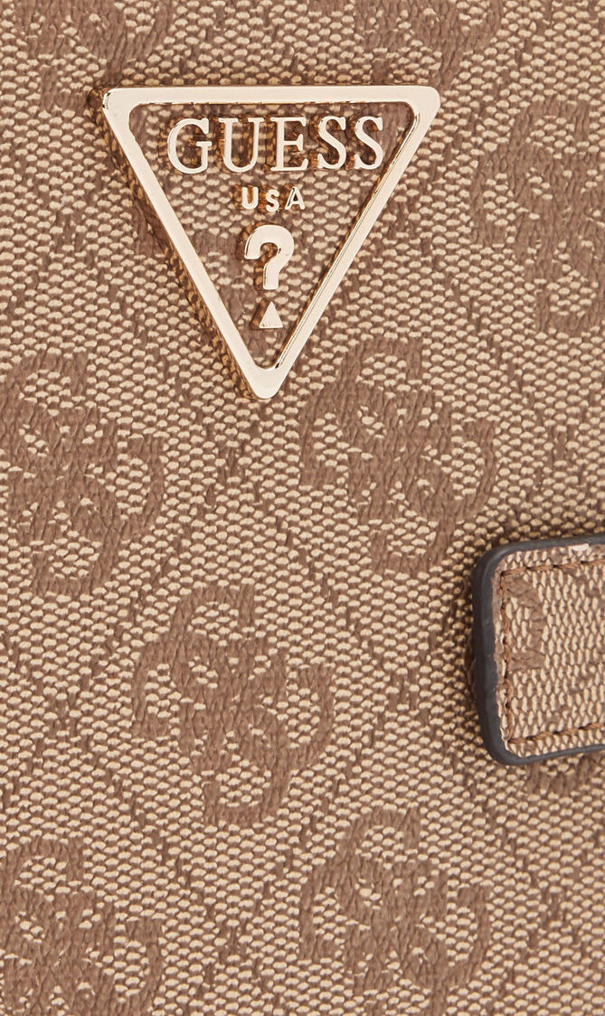 LAUREL SLG CHAIN PASSPORT CASE