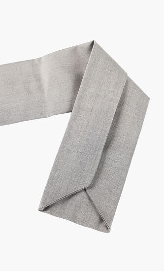 ربطة عنق رفيعة من الحرير