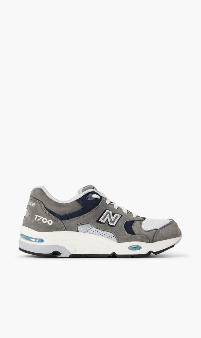 1700
