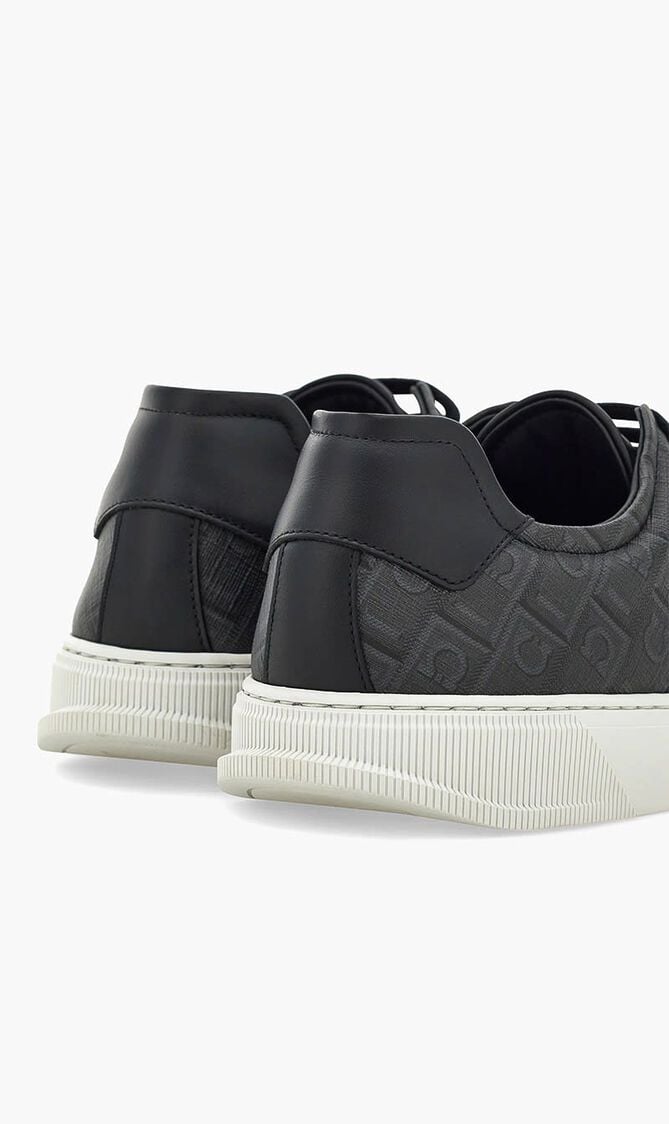Low Cut Sneakers