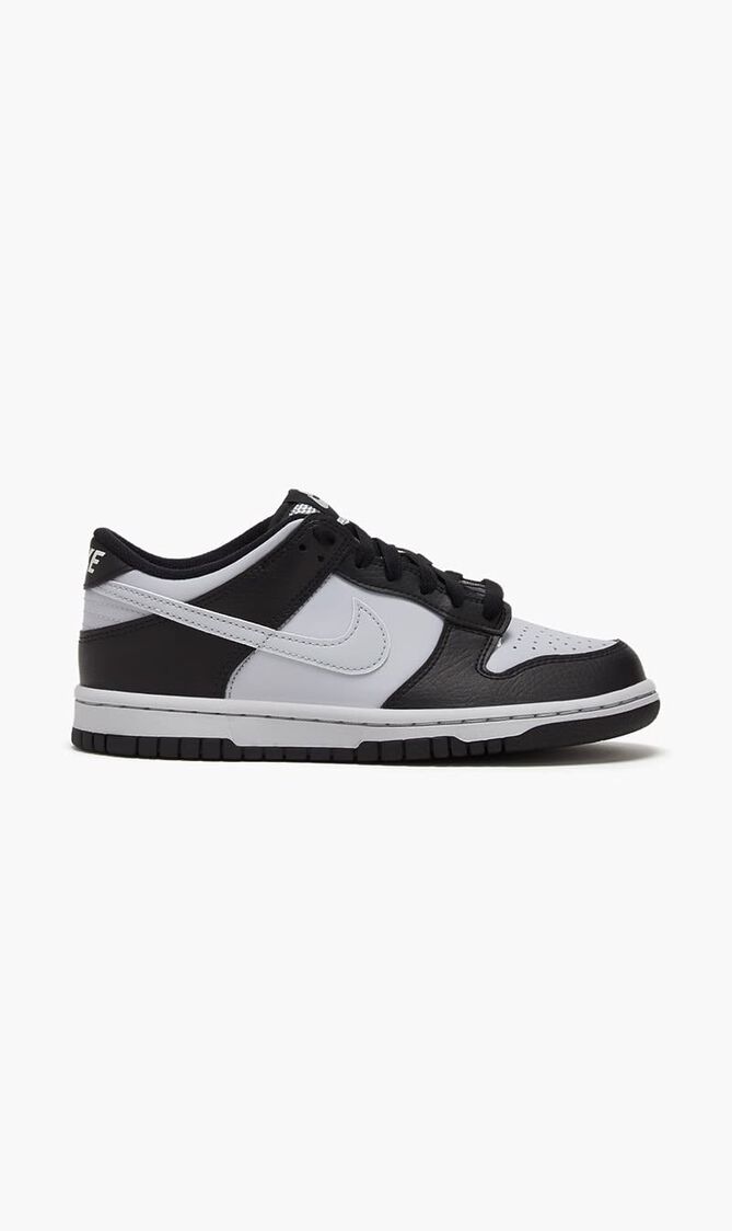 Dunk Low Sneakers