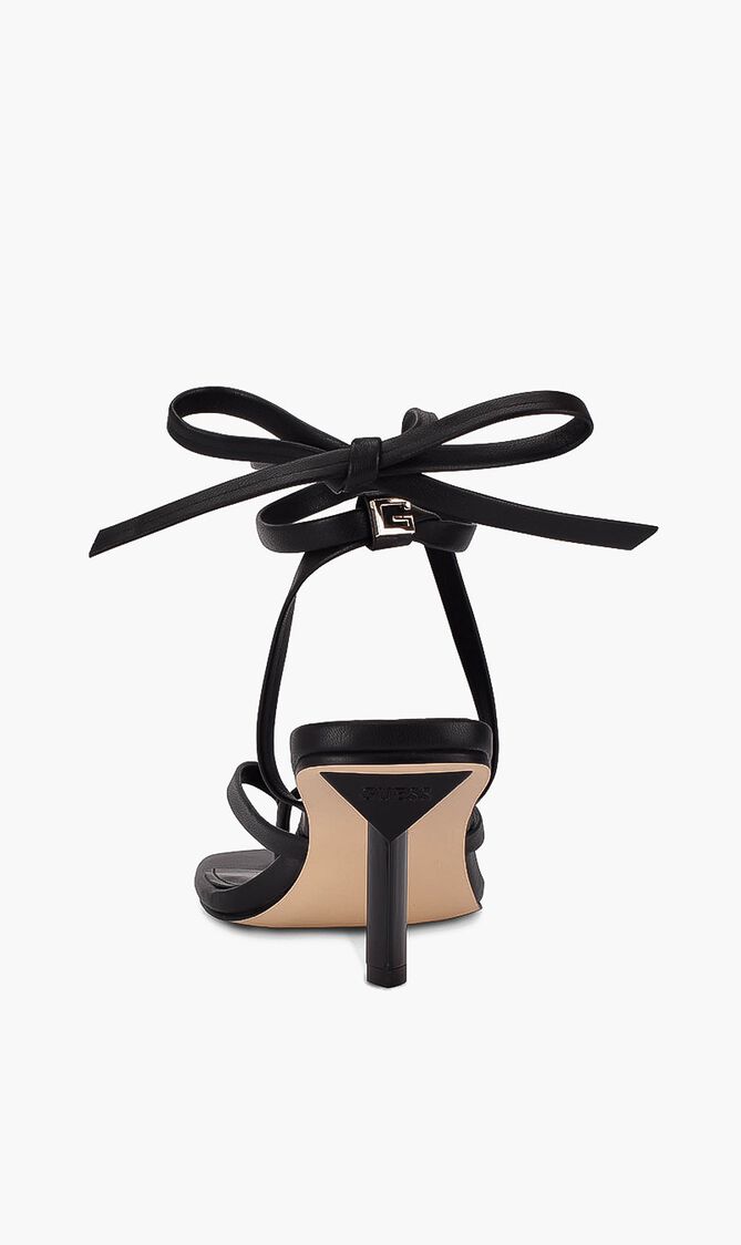 Darias Kitten Heels