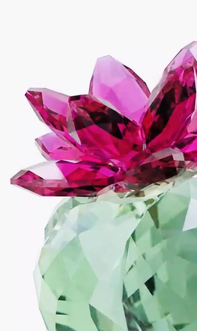 Crystal Flowers Bordeaux Cactus Figurine Decoration