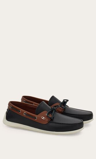 Boat Shoe with Gancini Ornament Boat Shoe with Gancini Ornament