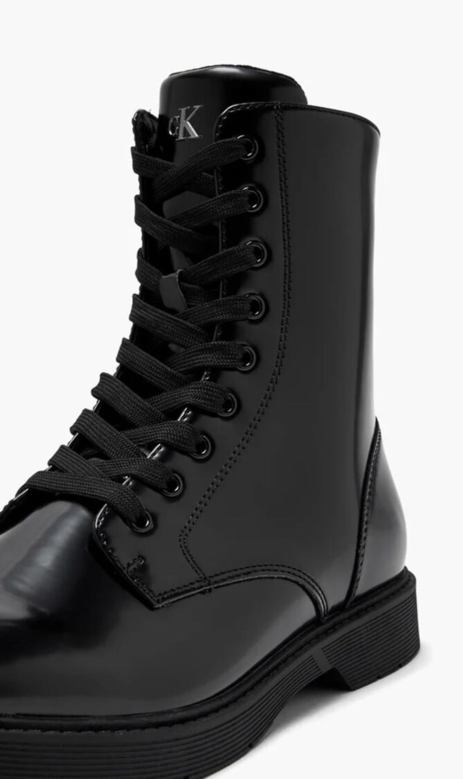 LACE UP BOOTIE