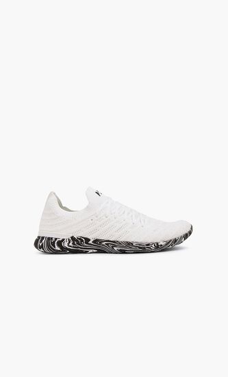 Gelyae Sneakers
