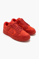 Dunk Low SE Sneakers