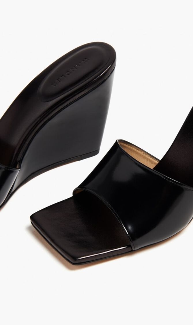 Gaia Sandals