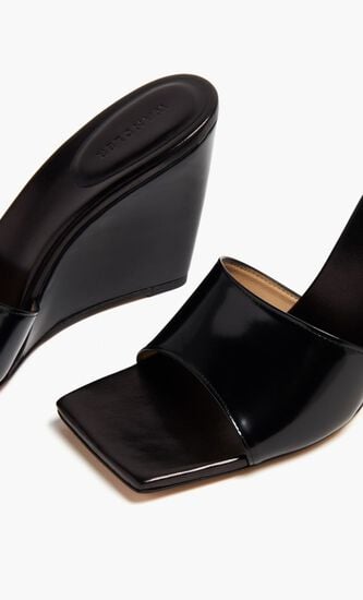Gaia Sandals