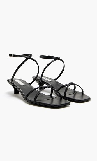 LEATHER CROSSOVER SANDALS