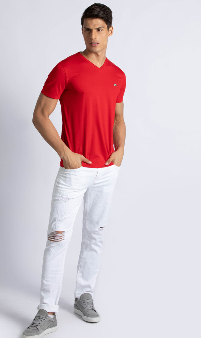 تيشيرت بقصة عادية ورقبة على شكل حرف V