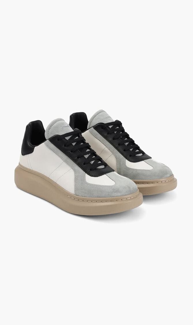 LEATHER UPPER AND RUBBER SOLE