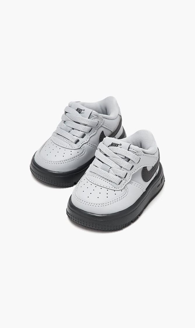 Force 1 Low EasyOn Sneakers
