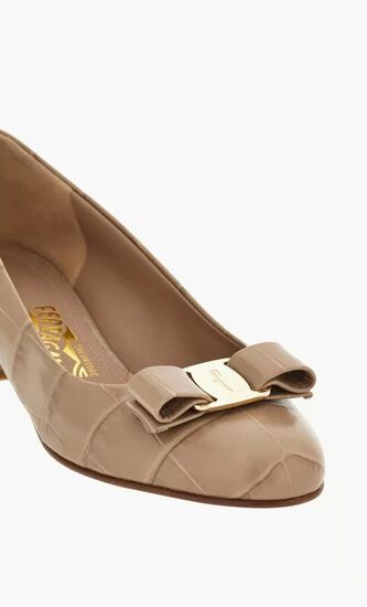 Vara Crocodile Pumps