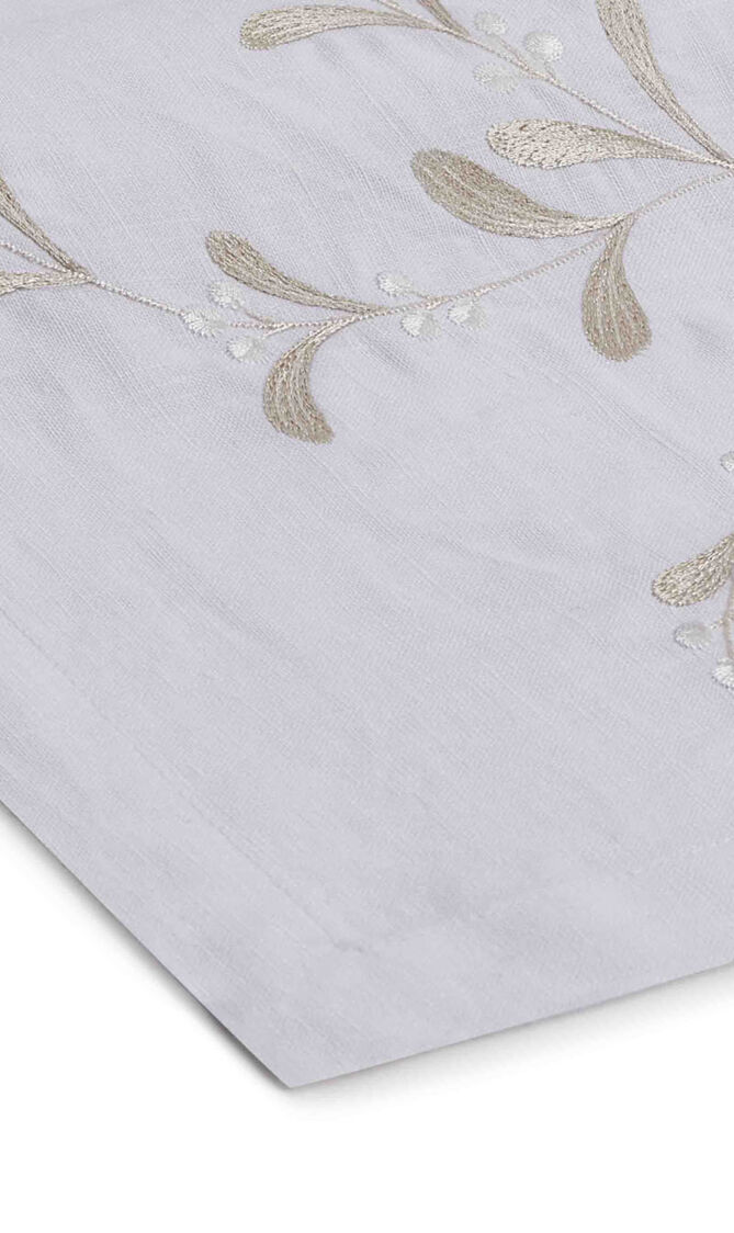 CDU WHITE CHRISTMAS HOLLY NAPKIN 46 X 46