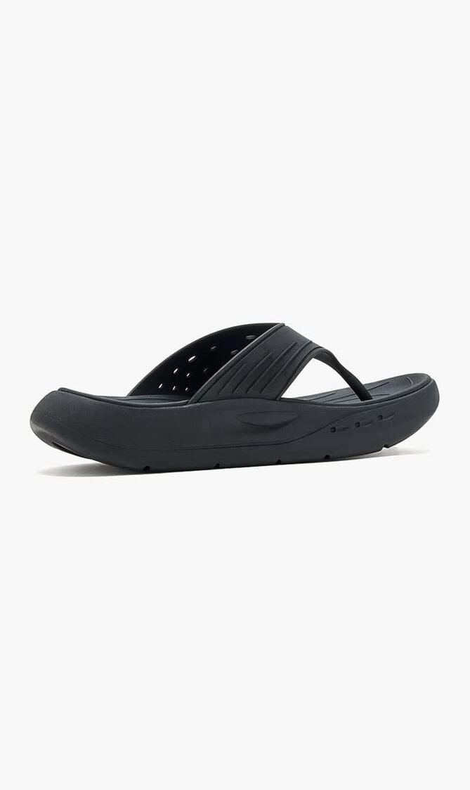 STUDIO FLIP FLOP