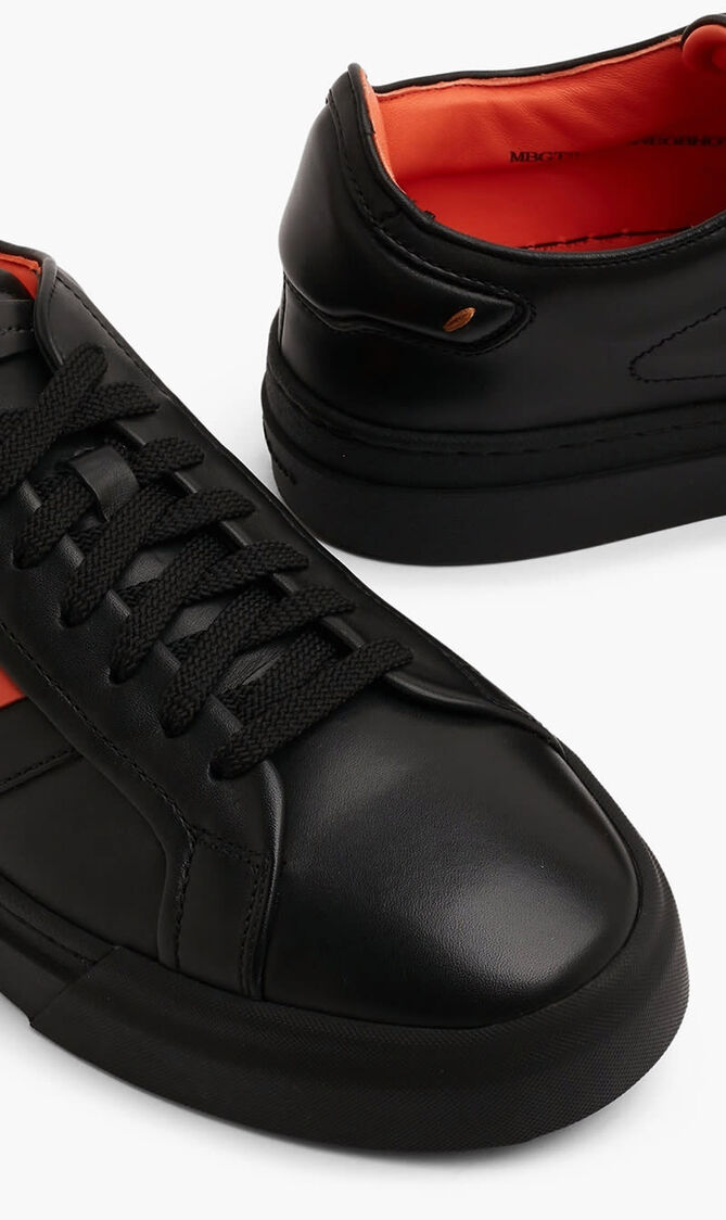 Finral Sneakers