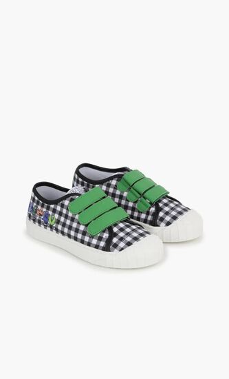 SNEAKERS