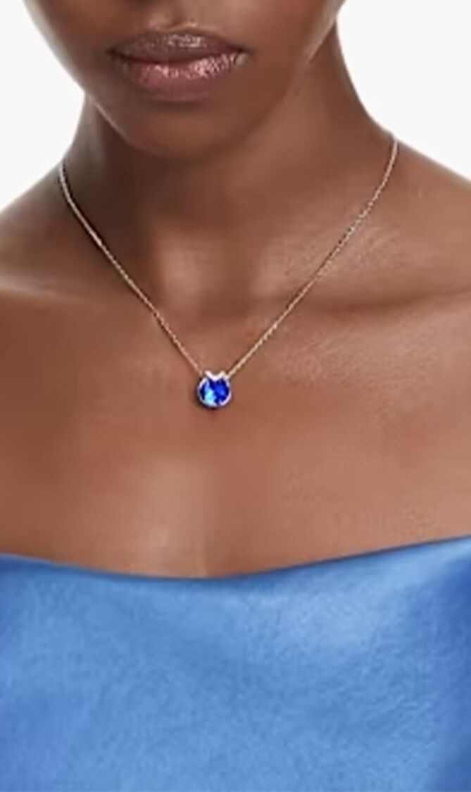 Bella V Pendant