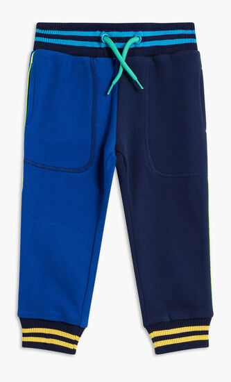 TRACKPANTS