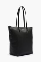 حقيبة يد واسعة بنقشة خطوط رأسية