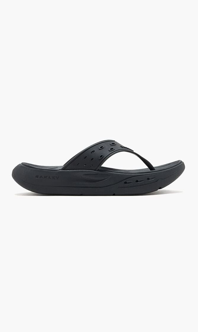 STUDIO FLIP FLOP