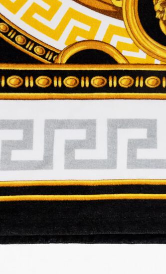 La Coupe Des Dieux Bath Towel