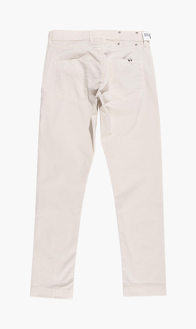 بنطال بقصّة مخصصة ومناسبة