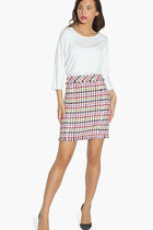 تنورة بنقشة مربعات متقطعة 