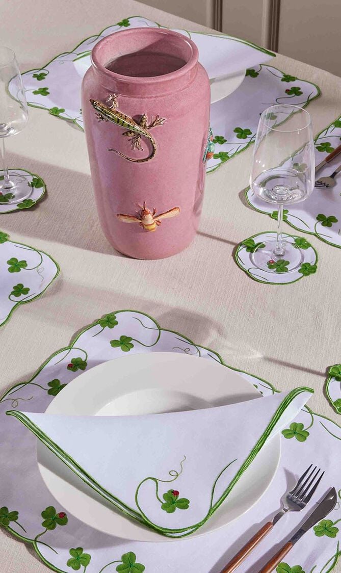 طقم لاكي المؤلف من 4 قواعد أكواب باللون الأخضر طقم لاكي المؤلف من 4 قواعد أكواب باللون الأخضر