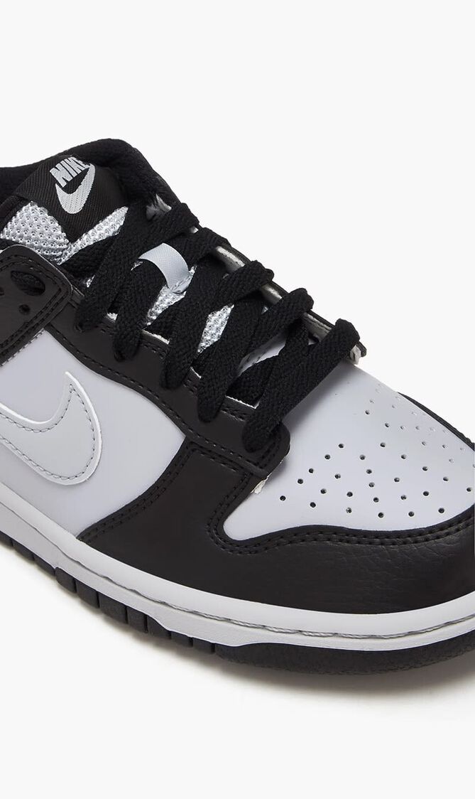 Dunk Low Sneakers