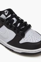 Dunk Low Sneakers