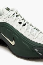 NIKE SHOX R4