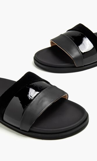 Vague Slide Sandals