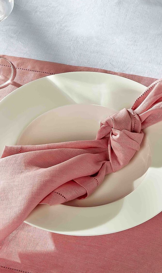 Feliz Napkin Pink Set Of 6 Feliz Napkin Pink Set Of 6
