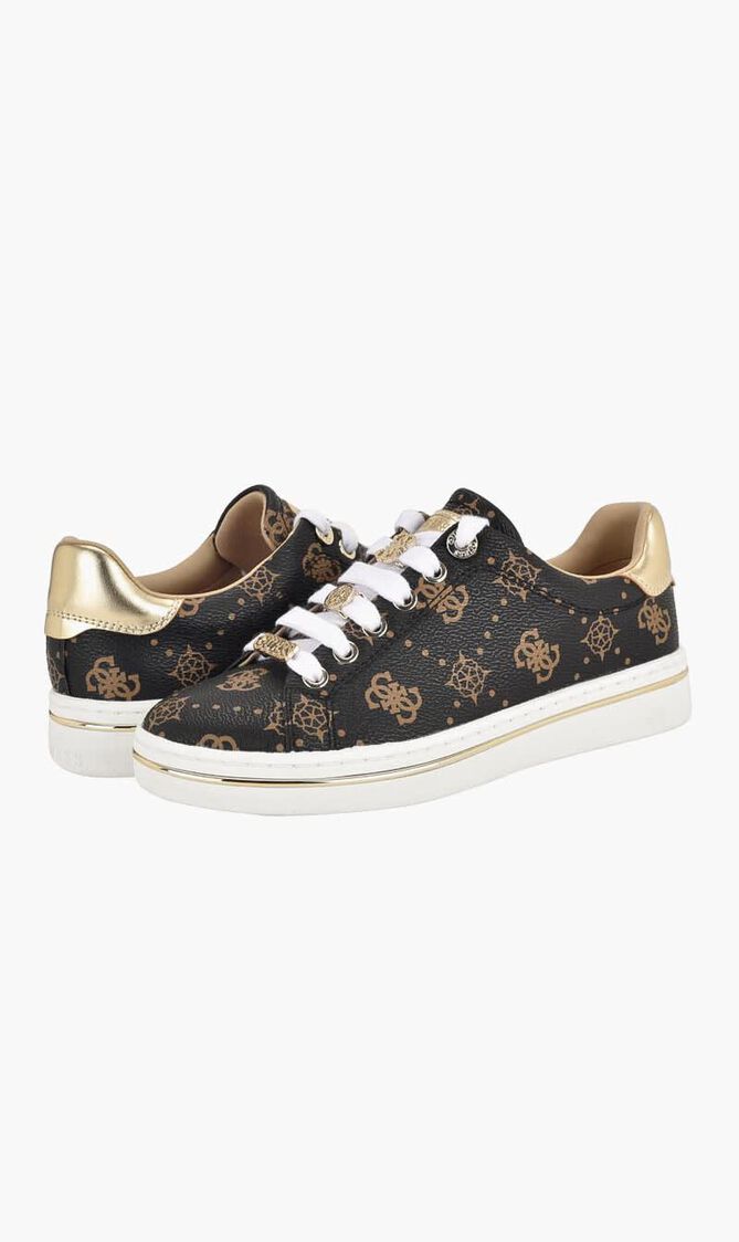 Stasey Quattro G Low-Top Sneakers