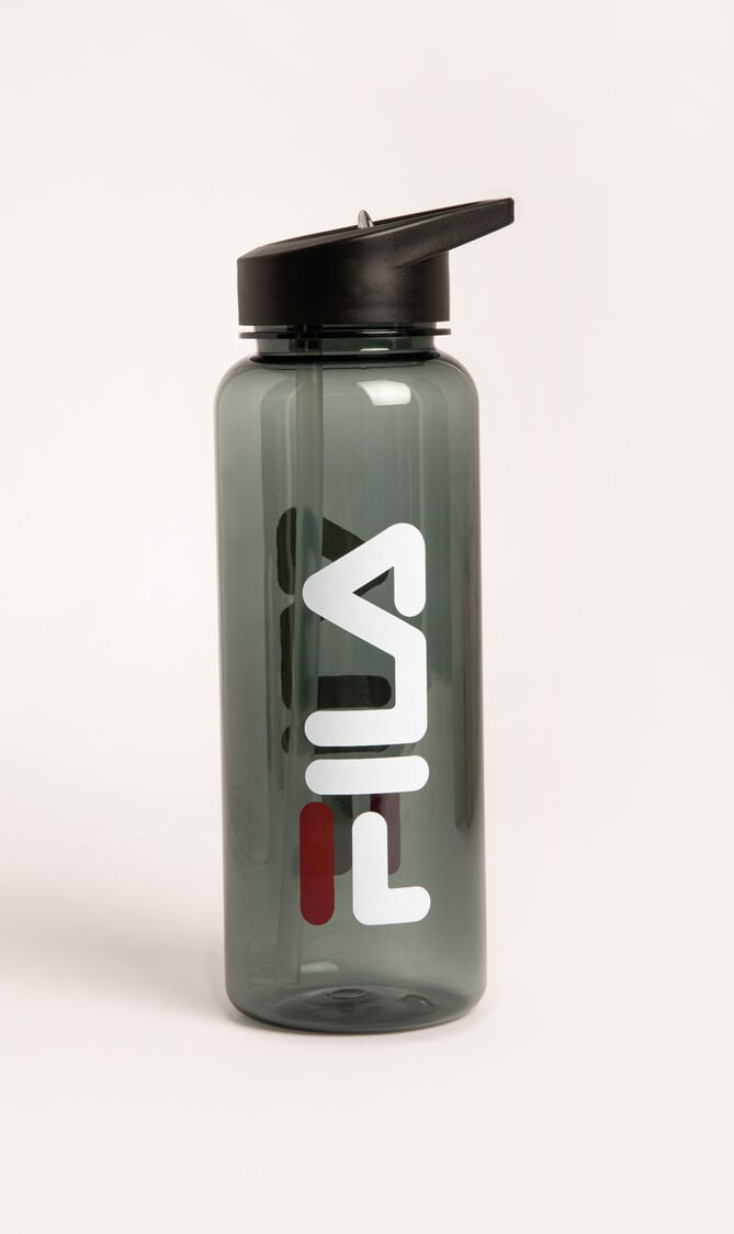 زجاجة ماء تيتان