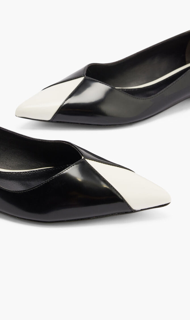 TRIANGLE POINTED FLAT