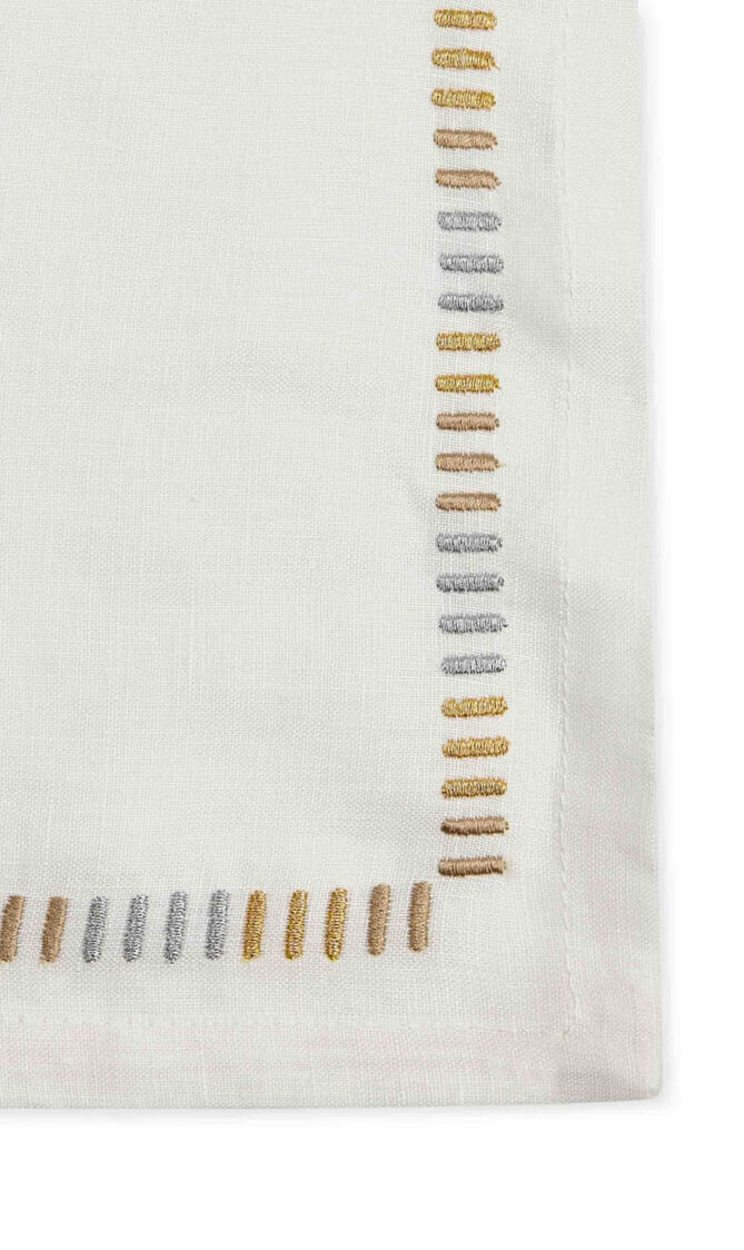 منديل المائدة هارموني بالألوان الأبيض والذهبي والفضي