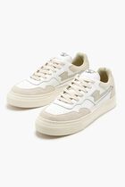 Pearl S Strike Sneakers